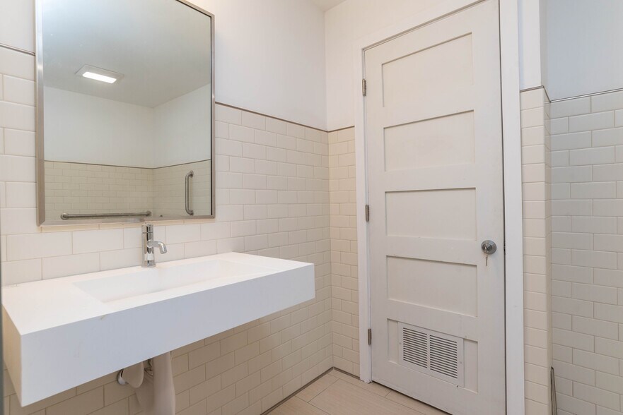 More Photos Of 612 Selby Ave, Saint Paul Storefront Retail Residential For Lease