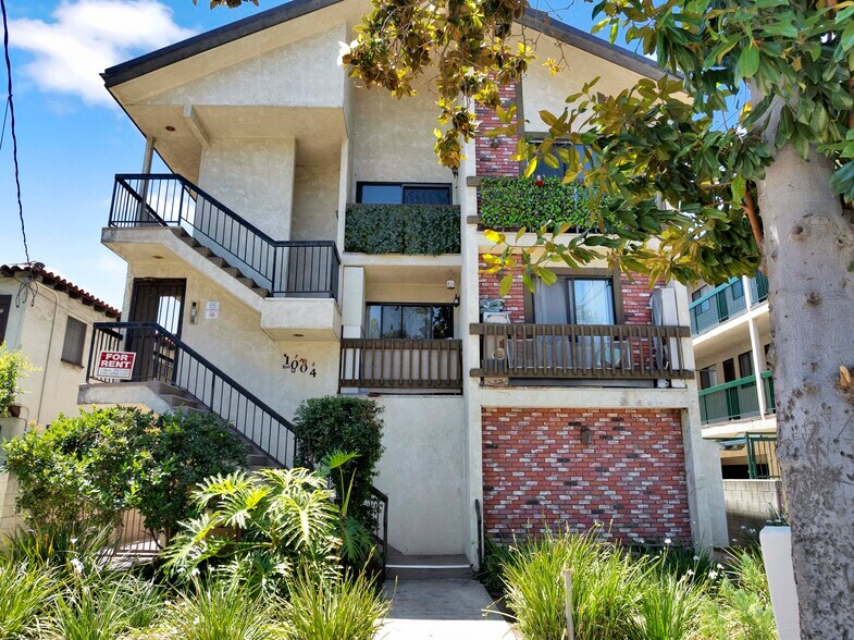 More Photos Of 1004 E Garfield Ave, Glendale Apartments For Sale