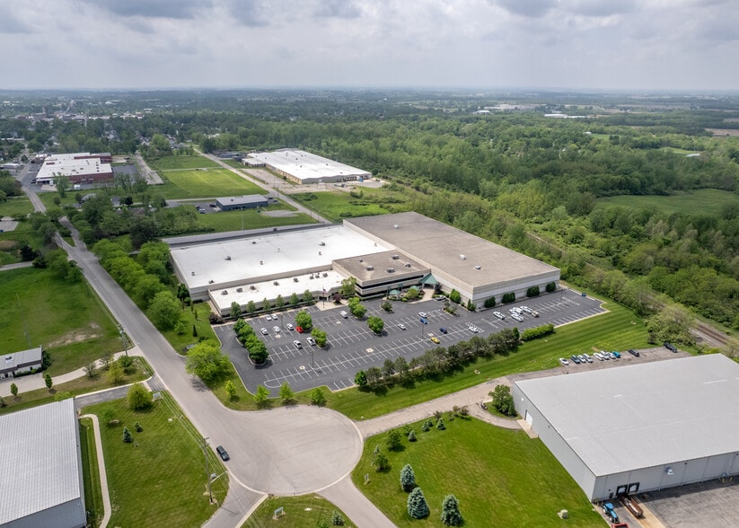 More Photos Of 1 Hunter Pl, Bellefontaine Distribution For Lease