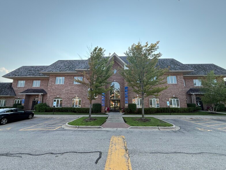 More Photos Of 1880 W Winchester Rd, Libertyville Medical For Sale