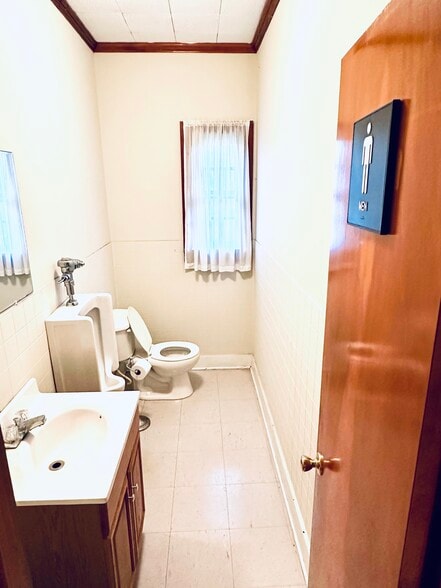 More Photos Of 504 Main St, Woodville Religious Facility For Sale