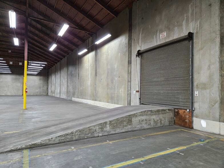 More Photos Of 2084 Lapham Dr, Modesto Warehouse For Sale