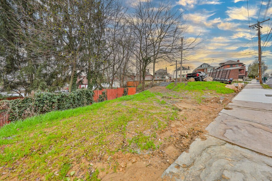 More Photos Of 915 Northampton St, Easton General Retail For Sale