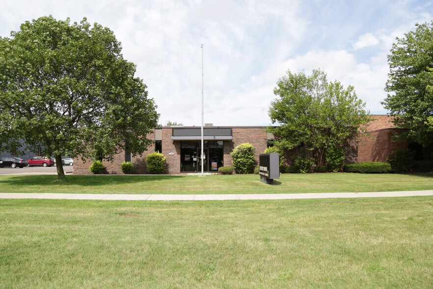 More Photos Of 30475-30545 Stephenson Hwy, Madison Heights Warehouse For Lease