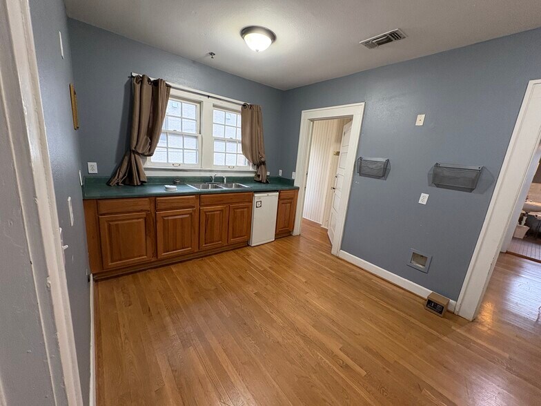 More Photos Of 106 S Church St, McKinney Loft Creative Space For Lease