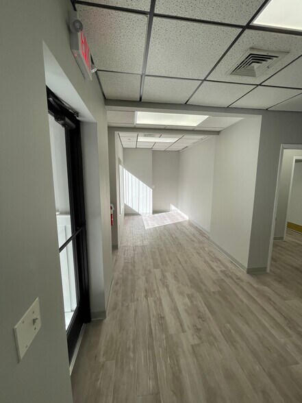 More Photos Of 189 Main Rd, Riverhead Medical For Lease