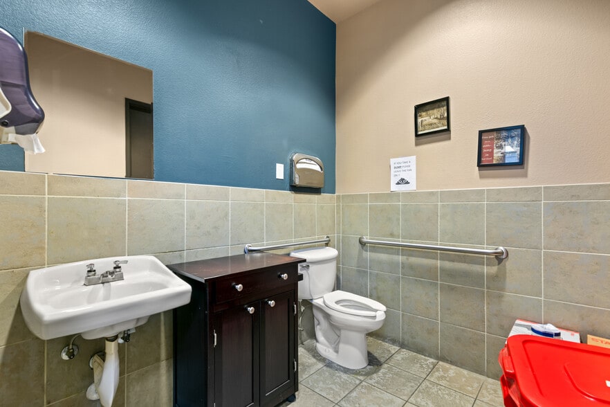 More Photos Of 7170 Smoke Ranch Rd, Las Vegas Office For Lease