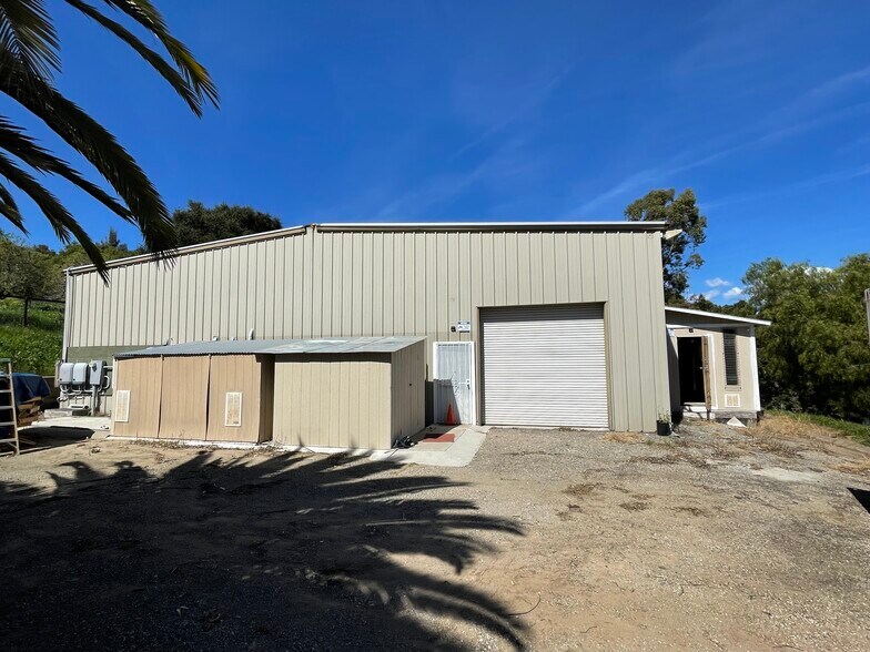 More Photos Of 1601 US-101, Buellton Warehouse For Lease