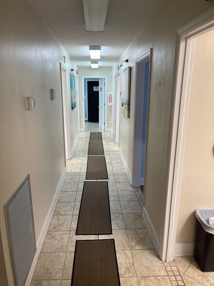 More Photos Of 15 21st Ave, Isle Of Palms Loft Creative Space For Sale