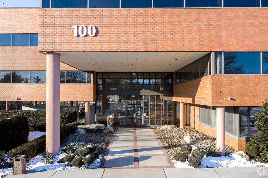 More Photos Of 100 Dutch Hill Rd, Orangeburg Office For Sale