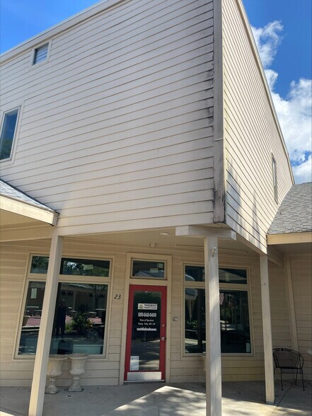 More Photos Of 913 Gulf Breeze Pky, Gulf Breeze Storefront Retail Office For Sale