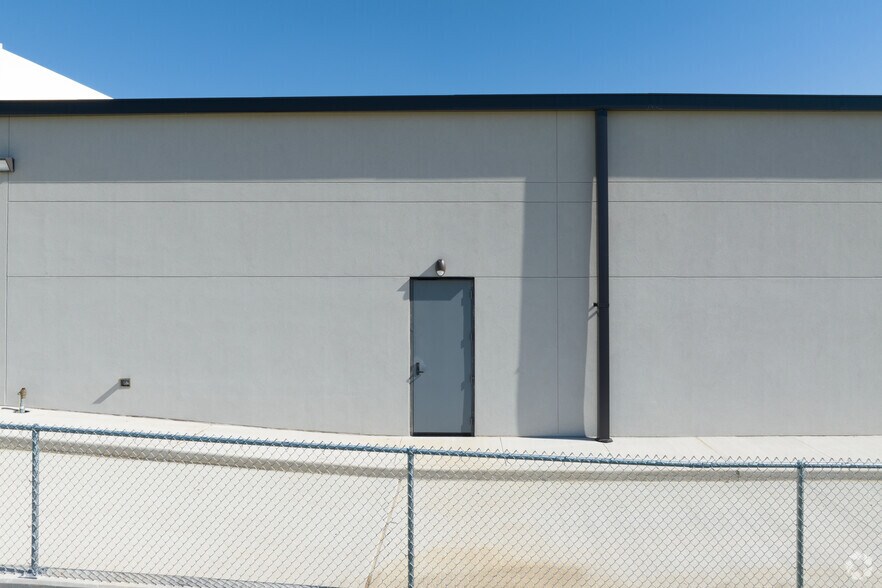 More Photos Of 2600 Becker Dr, Brenham Storefront Retail Office For Lease