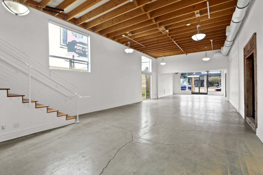 Primary Photo Of 1700-1704 Lincoln Blvd, Venice Unknown For Lease