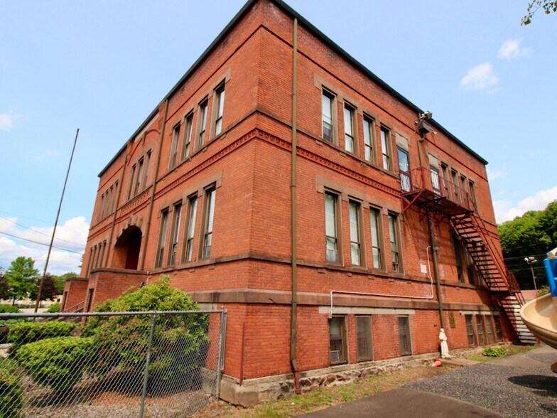 More Photos Of 115 Lewis Ave, Meriden Office Residential For Sale