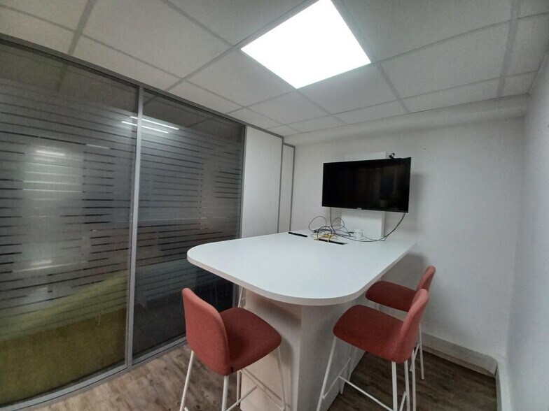 More Photos Of 22 Avenue Robert Schuman, Marseille Office For Sale