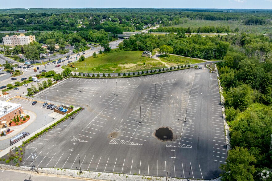 More Photos Of 21 Beaver St, Milford Land For Lease