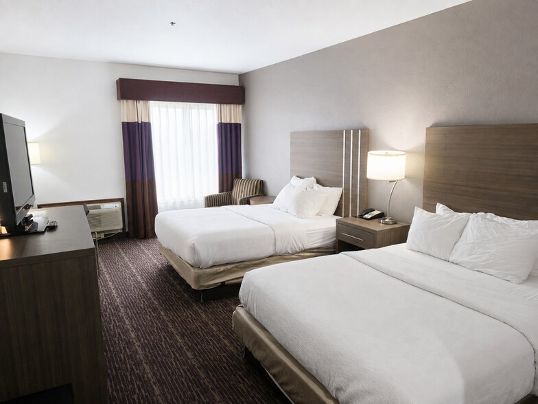 More Photos Of 2700 E 2nd St, Edmond Hotel For Sale