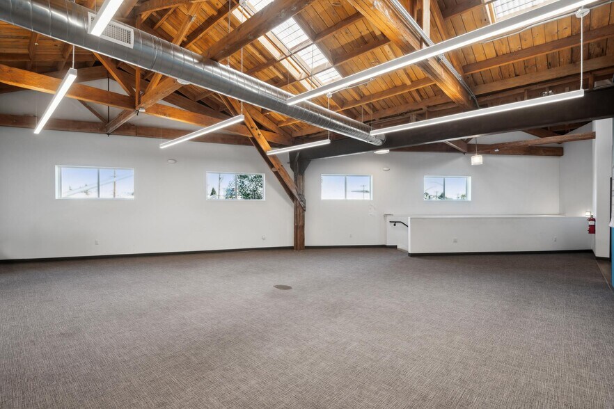 More Photos Of 1000 Calcot Pl, Oakland Warehouse For Lease