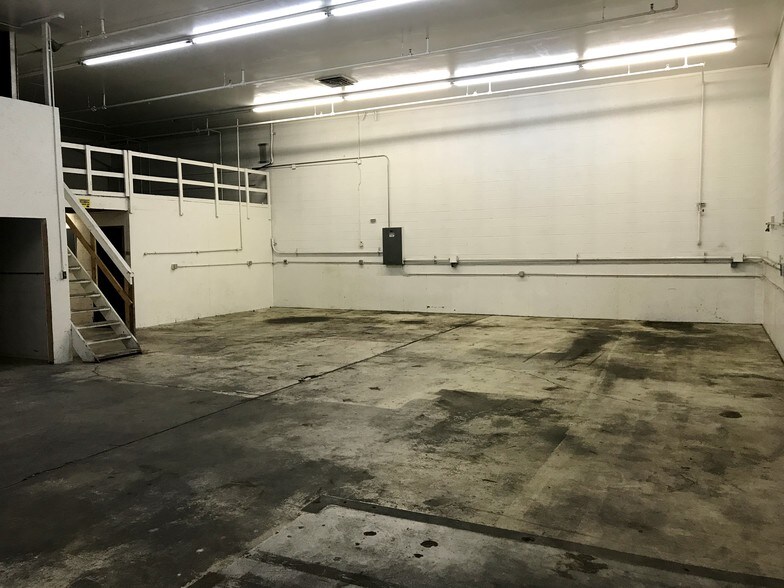 More Photos Of 180 W 900 N, Springville Warehouse For Lease