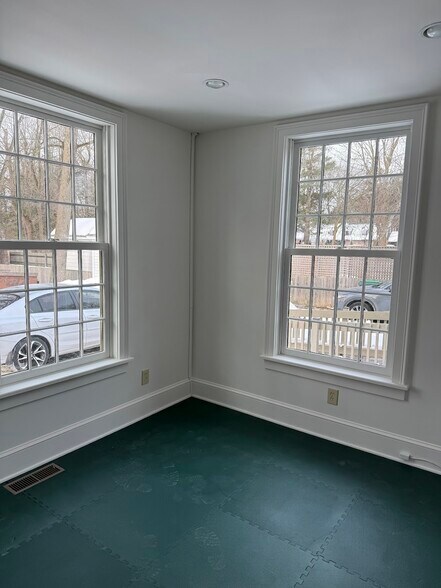 More Photos Of 16 Hudson St, Kinderhook Storefront Retail Residential For Lease