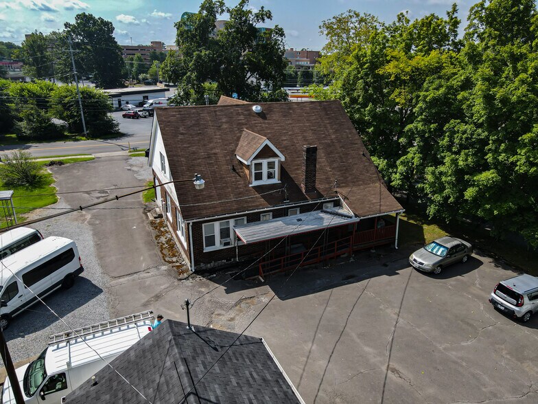 More Photos Of 528 E Main St, Gallatin Office For Sale