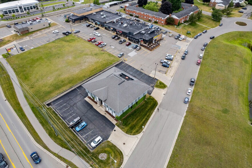 More Photos Of 210 W Tienken Rd, Rochester Hills Medical For Lease