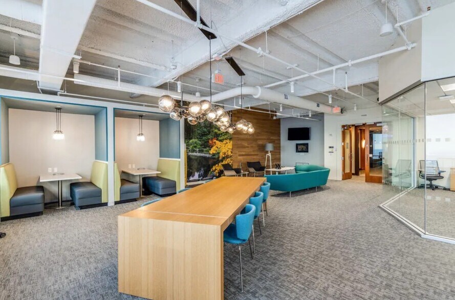 More Photos Of 1 Seagate, Toledo Office For Lease