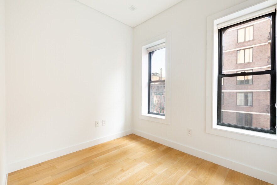 More Photos Of 59-61 Thompson St, New York Apartments For Sale