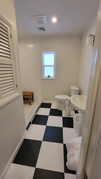 More Photos Of 90 N Franklin St, Pen Argyl Office Residential For Sale