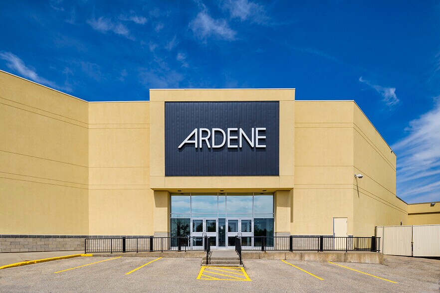 More Photos Of 6359 50 Av, Red Deer General Retail For Lease