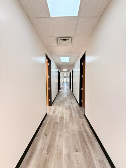 More Photos Of 11902 Alief Clodine Rd, Houston Warehouse For Lease