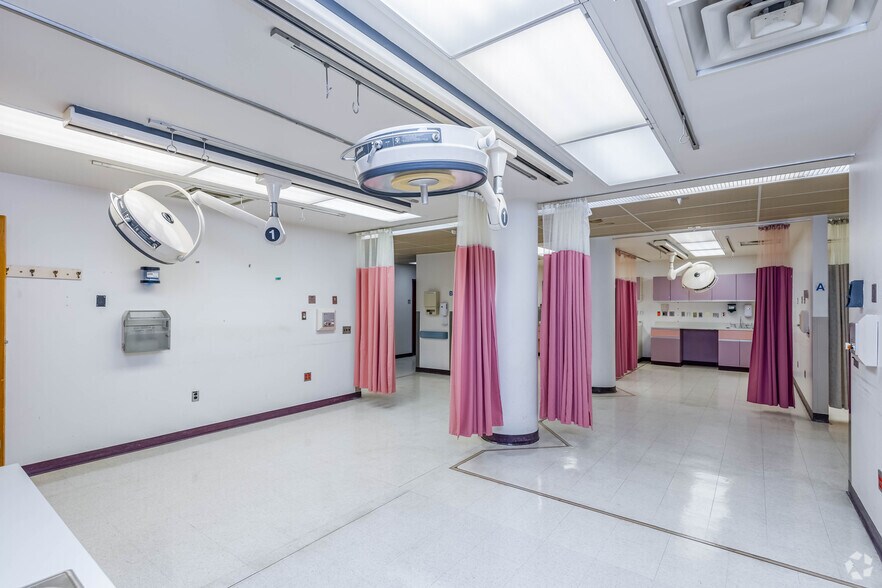 More Photos Of 651 Fourth Ave, New Kensington Hospital For Sale