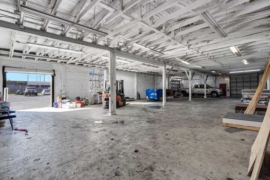 More Photos Of 921 N 21st Ave, Hollywood Service For Lease