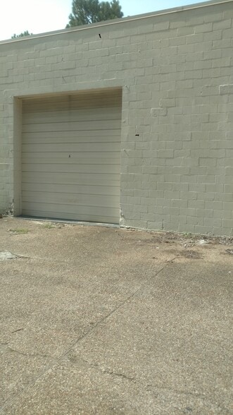 More Photos Of 201 Production Dr, Yorktown Distribution For Lease