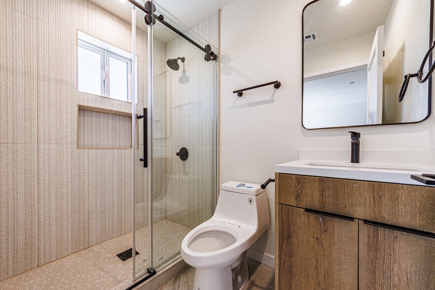 More Photos Of 1857 Crenshaw Blvd, Los Angeles Apartments For Sale