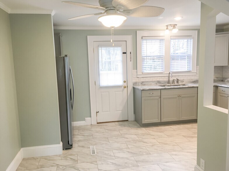 More Photos Of , Lexington Specialty For Sale