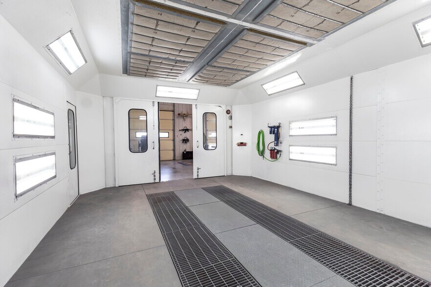 More Photos Of 959 Highway 24, Moberly General Retail For Sale