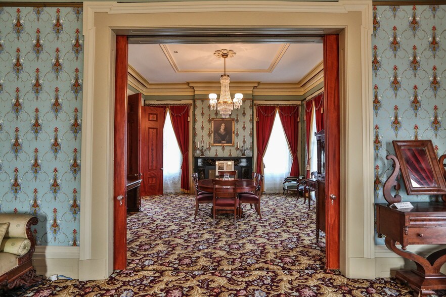 More Photos Of 129-133 S Fitzhugh St, Rochester Office Residential For Lease