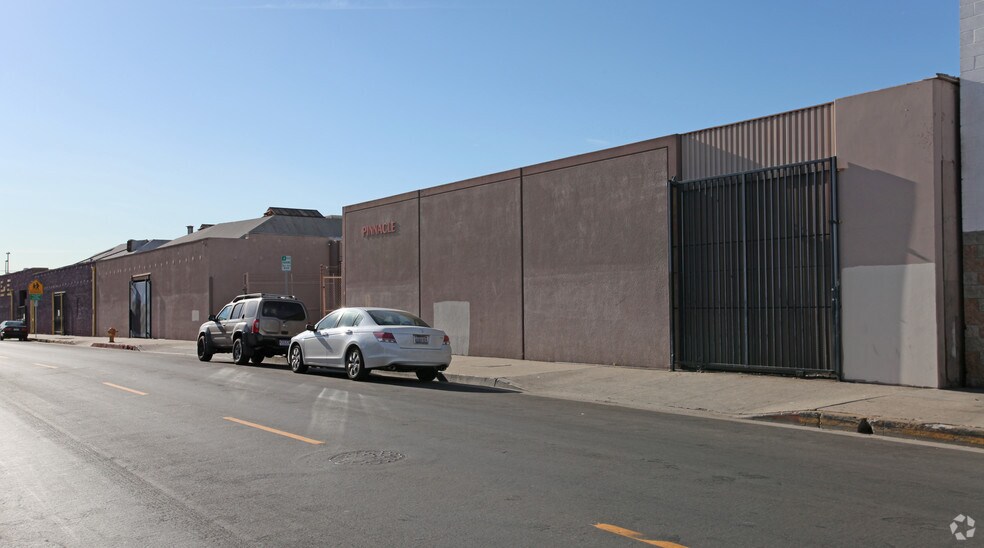 More Photos Of 777 Stanford Ave, Los Angeles Warehouse For Lease