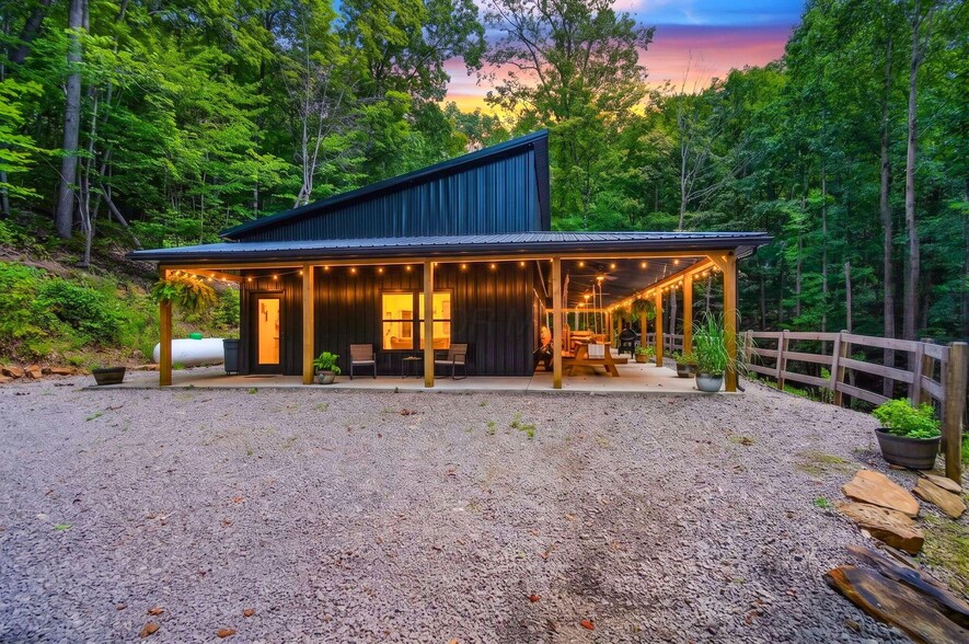 More Photos Of 21360 State Route 327, Laurelville Specialty For Sale