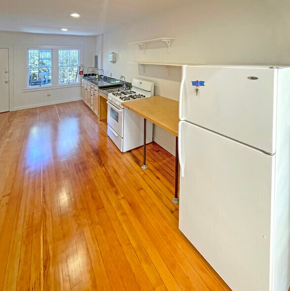 More Photos Of 3350-3362 Adeline St, Berkeley Storefront For Lease