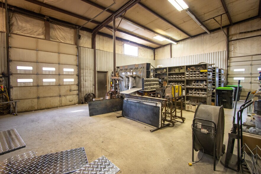 More Photos Of 111 E Liberty St, Pilot Point General Retail For Sale