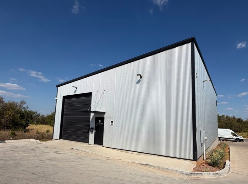 More Photos Of 6825 N Harvey Ave, Oklahoma City Industrial For Sale