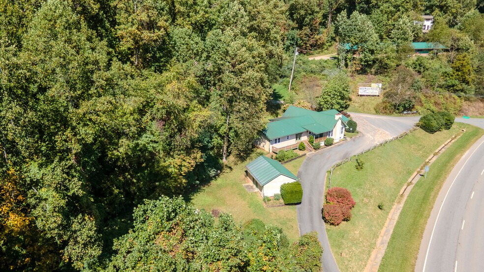 More Photos Of 8356 Sylva Rd, Franklin Office For Sale