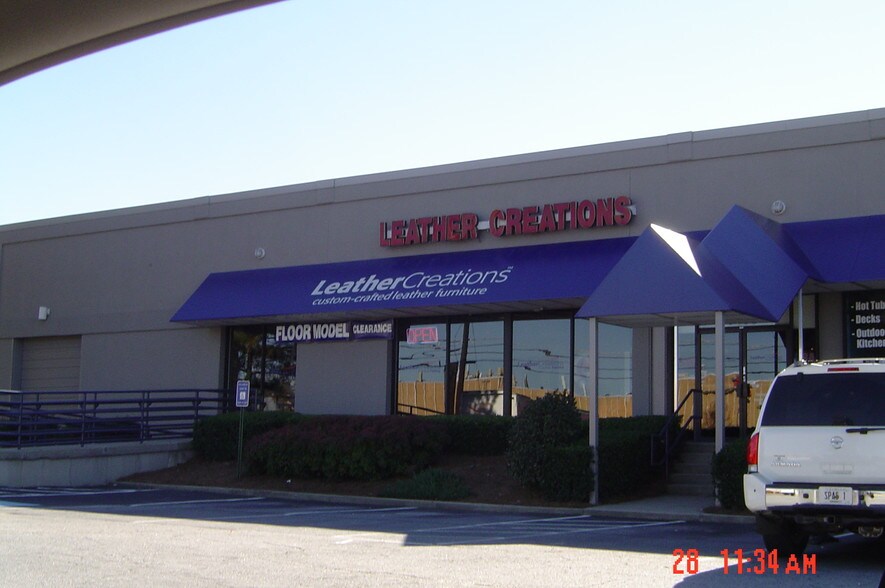 More Photos Of 6438 Dawson Blvd, Norcross Showroom For Lease