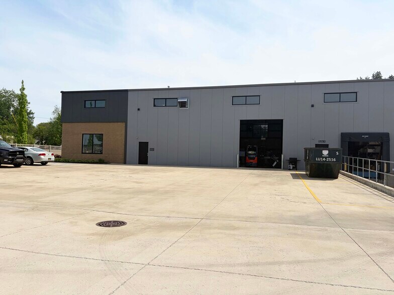 More Photos Of 1535 Steele Ave SW, Grand Rapids Distribution For Lease