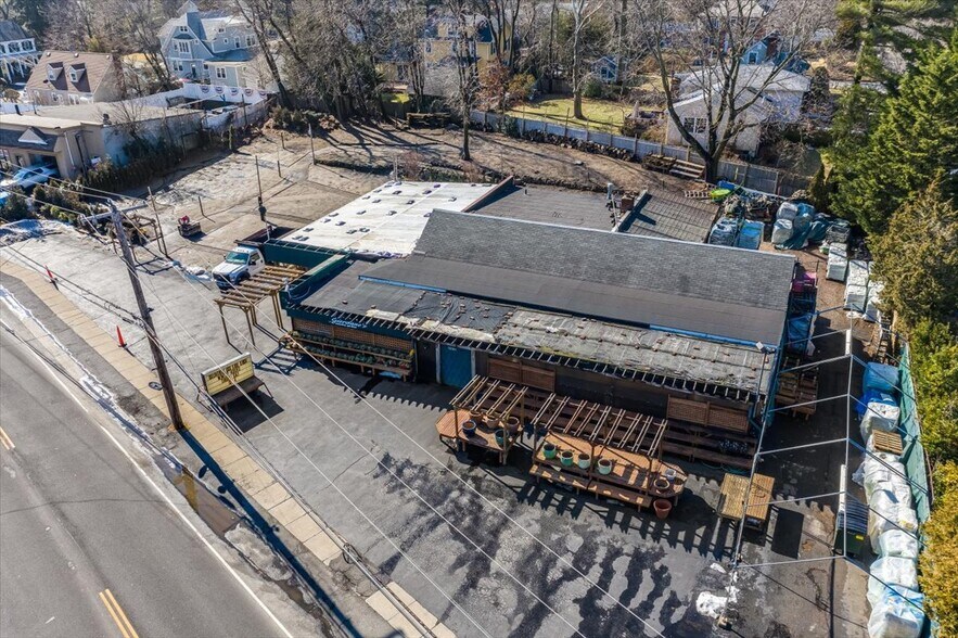 Primary Photo Of 295 Glen Cove Ave, Sea Cliff Garden Center For Sale