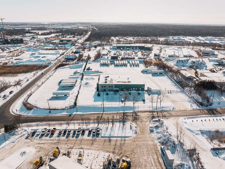 More Photos Of 500 Montée Labossière, Vaudreuil-dorion Service For Sale