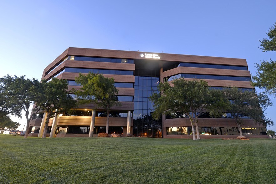 More Photos Of 1004 N Big Spring St, Midland Office For Lease