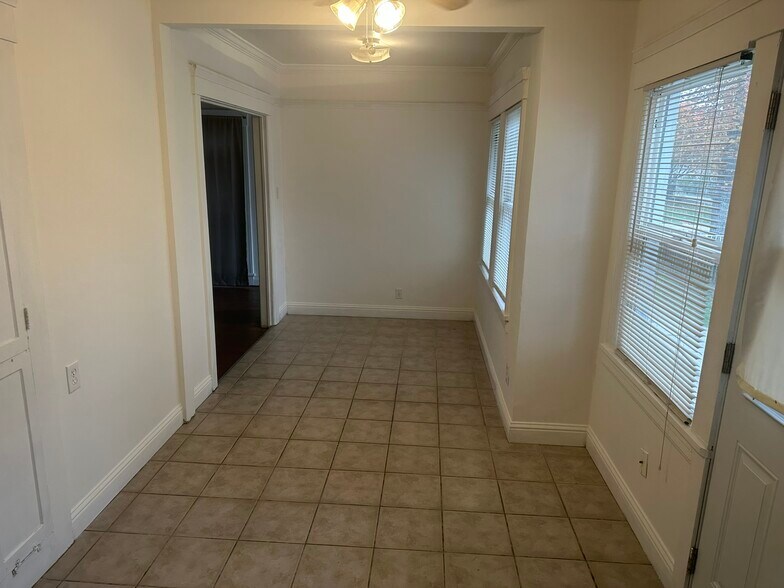 More Photos Of 150 W Stadium Dr, Stockton Apartments For Sale